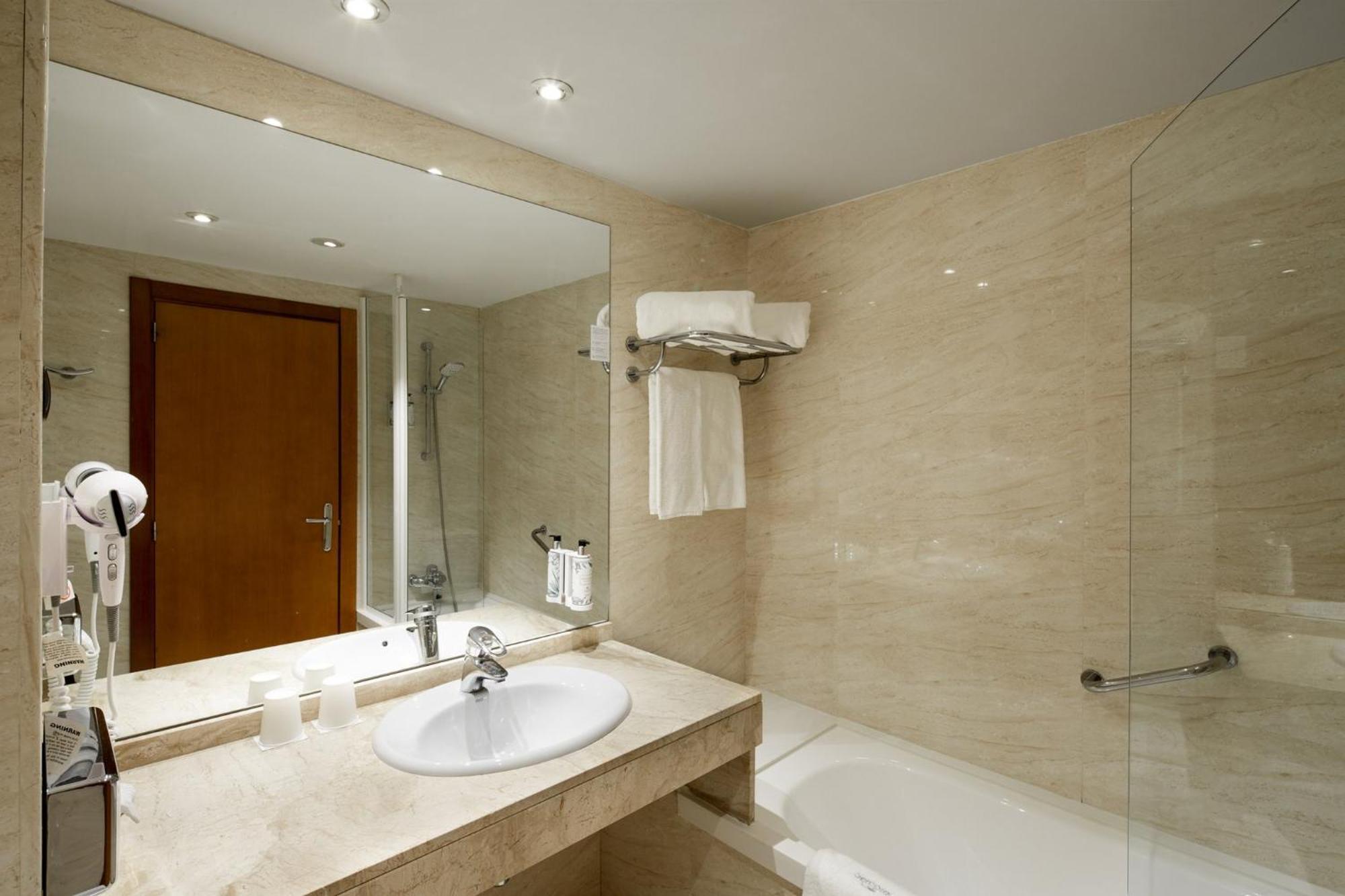 קורנלה דה יוברגאט Sercotel Cornella Barcelona מראה חיצוני תמונה
